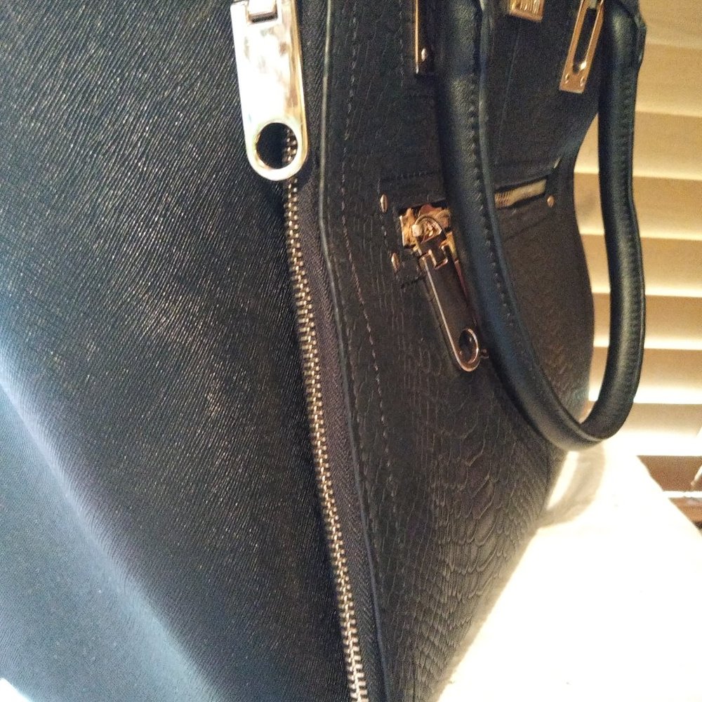 Violet Ray Tote - Picture 10 of 15